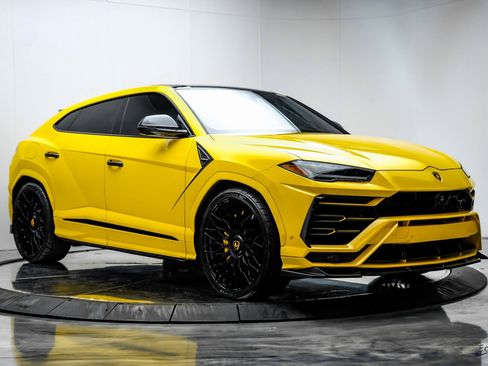 Used 2021 Lamborghini Urus image 23