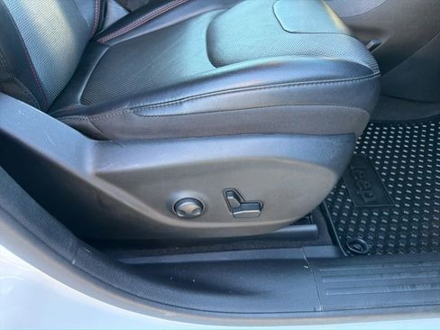 Used 2022 Jeep Cherokee Trailhawk w/ Premium Leather Package image 37