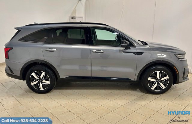 Used 2023 Kia Sorento S FWD image 9