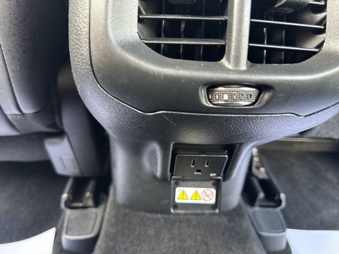 Used 2015 Jeep Cherokee Limited AWD/4WD image 27