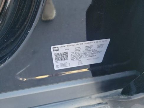 Used 2024 GMC Terrain SLE image 34