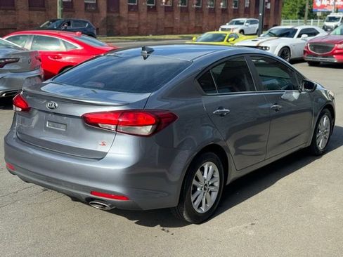 Used 2017 Kia Forte S FWD image 5