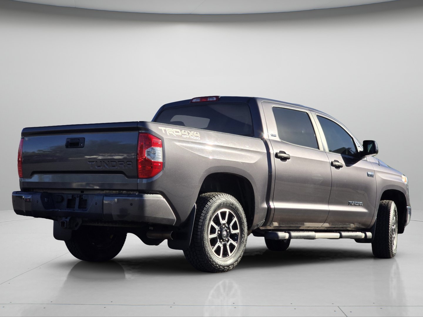 Used 2017 Toyota Tundra SR5 w/ TRD Off Road Package AWD/4WD image 23