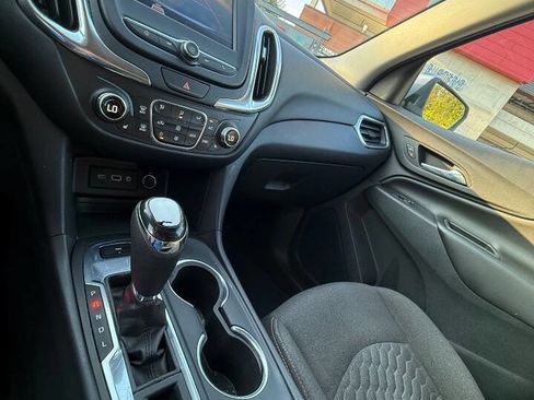 Used 2021 Chevrolet Equinox LT w/ Driver Convenience Package image 26