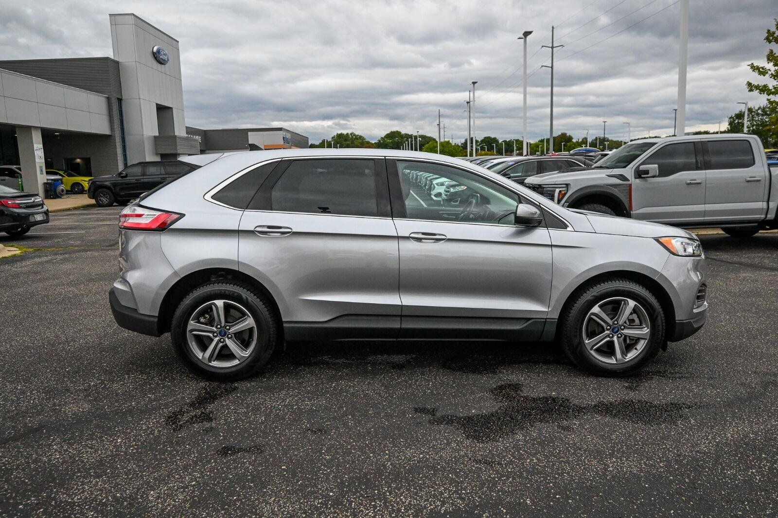 Used 2022 Ford Edge SEL w/ Convenience Package AWD/4WD image 3