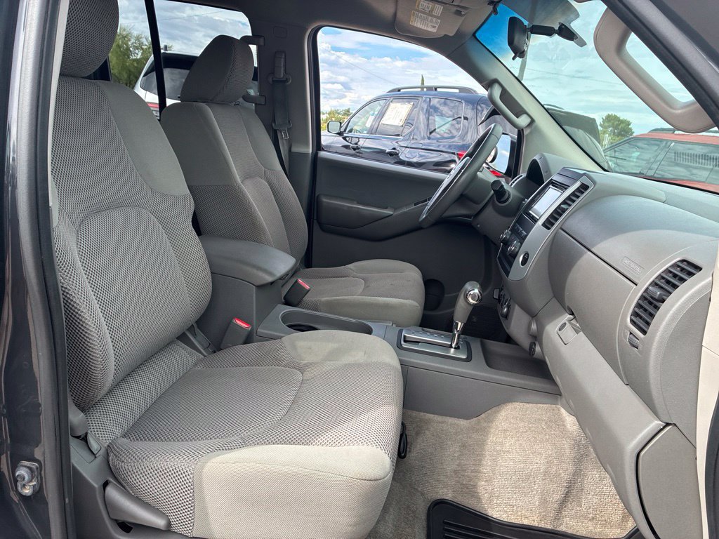 Used 2012 Nissan Frontier SV AWD/4WD image 12