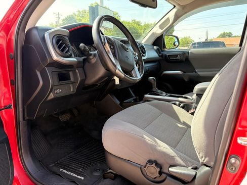 Used 2017 Toyota Tacoma SR5 w/ Tow Package AWD/4WD image 16
