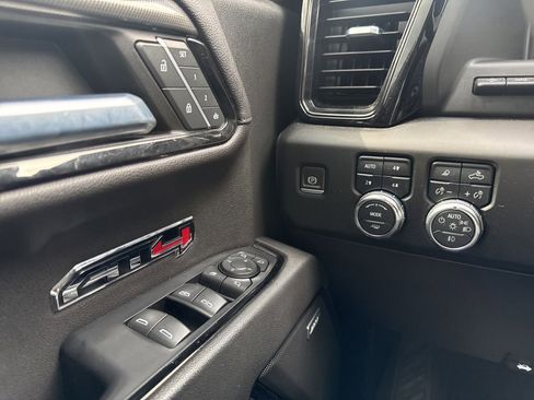 Used 2022 GMC Sierra 1500 AT4 w/ AT4 Premium Package AWD/4WD image 16