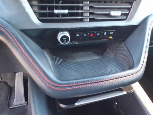 Used 2025 Ford Explorer ST-Line image 19