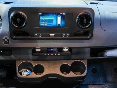 Used 2021 Mercedes-Benz Sprinter 2500 w/ Comfort Plus Package image 14