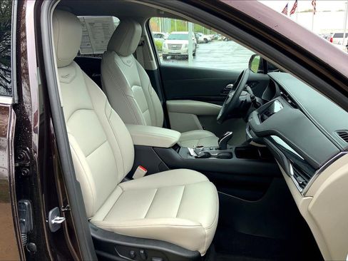 Used 2020 Cadillac XT4 Premium Luxury AWD/4WD image 6