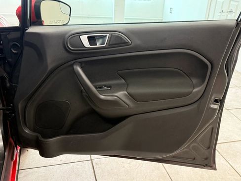 Used 2015 Ford Fiesta SE image 22