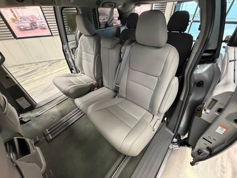 Used 2017 Toyota Sienna XLE w/ XLE Navigation Package image 8
