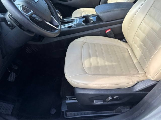 Used 2017 Ford Edge SEL w/ Equipment Group 201A AWD/4WD image 15