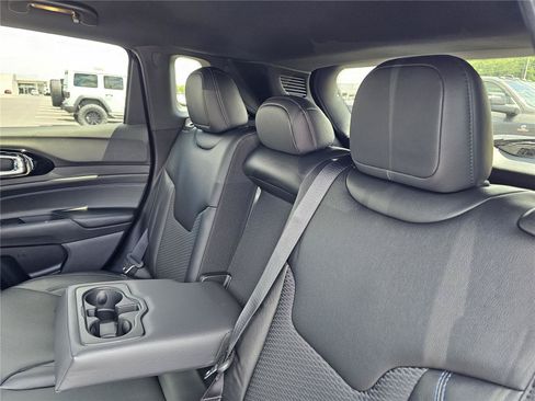 New 2026 Jeep Compass Latitude AWD/4WD image 31