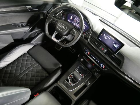 Used 2020 Audi SQ5 Prestige image 9