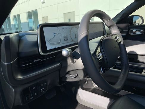 Used 2023 Hyundai Ioniq 6 SEL image 28