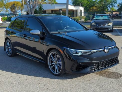 Used 2024 Volkswagen Golf R image 3