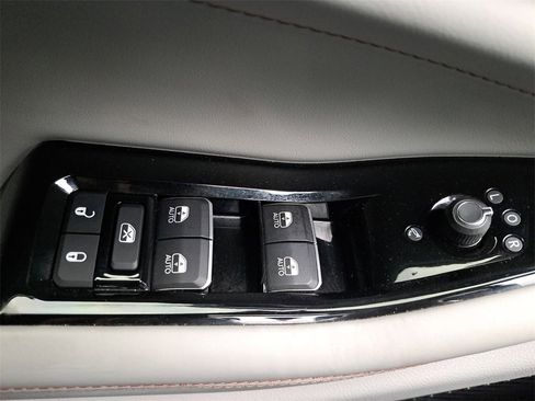 Used 2022 Jeep Grand Cherokee L Overland w/ Luxury Tech Group IV image 30