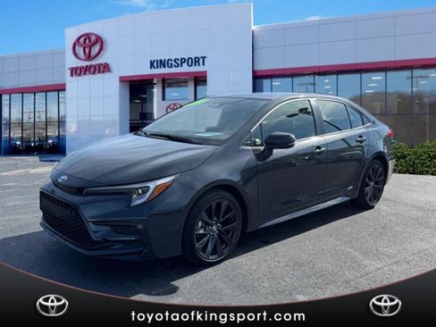 Used 2025 Toyota Corolla SE w/ SE Premium Package image 1