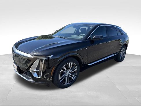 Certified 2024 Cadillac Lyriq Luxury AWD/4WD image 29