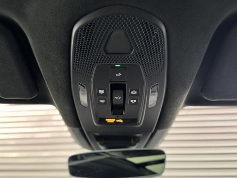 Used 2025 Porsche Cayenne Turbo image 33