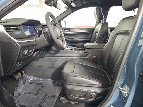 New 2026 Jeep Grand Cherokee L Limited image 9