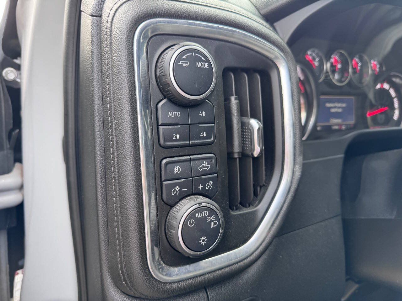 Used 2021 Chevrolet Silverado 1500 RST w/ All Star Edition Plus AWD/4WD image 18