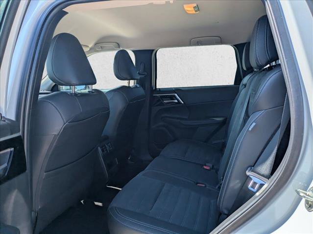 Used 2022 Mitsubishi Outlander SE AWD/4WD image 13