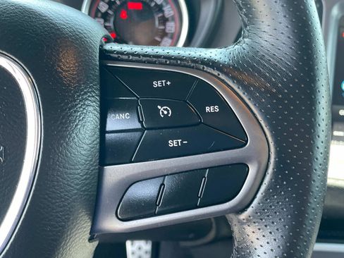 Used 2022 Dodge Challenger R/T Scat Pack w/ Dynamics Package image 9