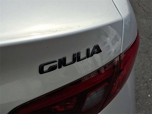 Used 2020 Alfa Romeo Giulia Base w/ Nero Edizione image 34