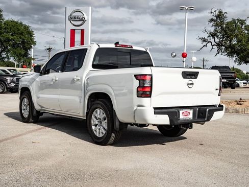 Used 2024 Nissan Frontier SV w/ SV Convenience Package RWD image 7