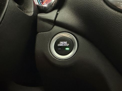 Used 2019 Chevrolet Equinox LT FWD image 16
