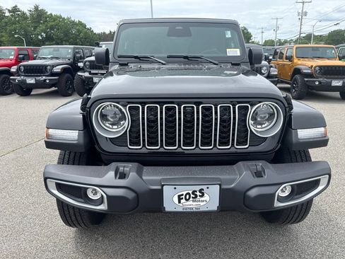 New 2026 Jeep Wrangler Unlimited Sahara AWD/4WD image 8