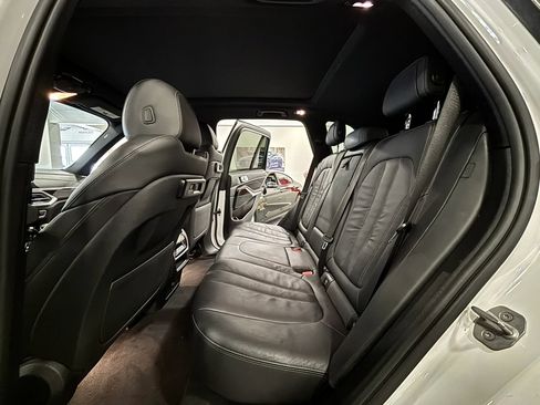 Used 2019 BMW X5 xDrive40i w/ Convenience Package AWD/4WD image 16