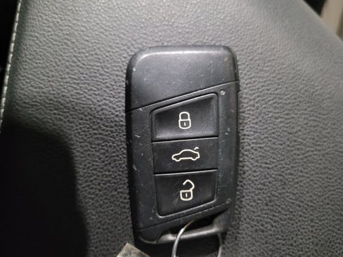 Used 2019 Volkswagen Jetta R-Line FWD image 32