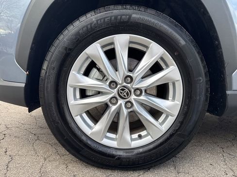 Certified 2025 Toyota Corolla Cross LE image 9