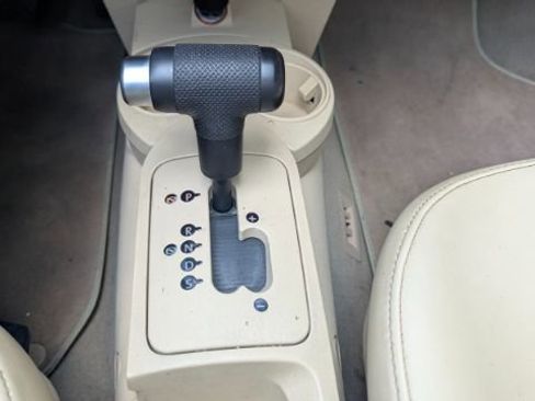 Used 2004 Volkswagen Beetle GLS FWD image 32