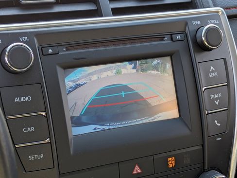 Used 2016 Toyota Camry SE image 18