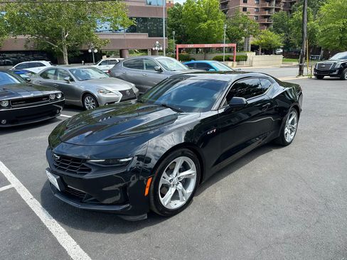 Used 2021 Chevrolet Camaro LT w/ Technology Package RWD image 4