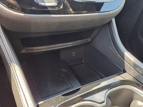 New 2026 Chrysler Pacifica Limited w/ S Appearance Package image 8