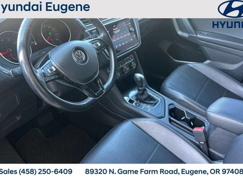 Used 2018 Volkswagen Tiguan SE FWD image 11