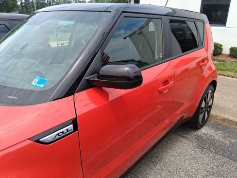 Used 2019 Kia Soul + FWD image 10