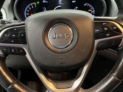 Used 2018 Jeep Grand Cherokee Limited w/ Luxury Group II AWD/4WD image 20