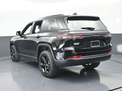 New 2026 Jeep Grand Cherokee Limited w/ Limited Altitude Package RWD image 4
