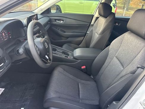 New 2025 Honda Accord SE image 18