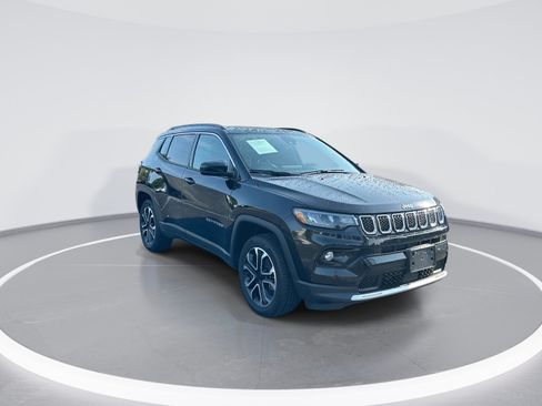 Used 2023 Jeep Compass Limited w/ Sun and Sound Group AWD/4WD image 2