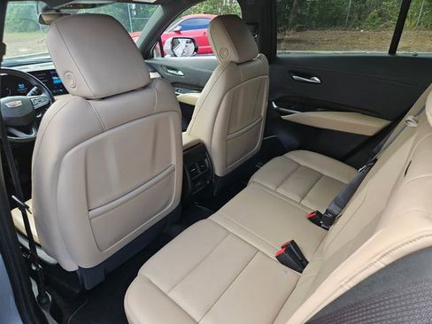 Certified 2025 Cadillac XT4 Premium Luxury image 11