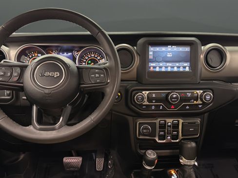Used 2023 Jeep Gladiator Sport AWD/4WD image 13