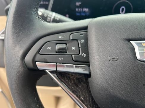 Used 2022 Cadillac Escalade Premium Luxury AWD/4WD image 21